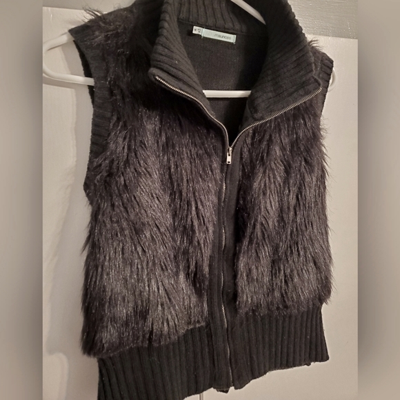 Maurices Black Faux Fur Vest - Picture 2 of 9
